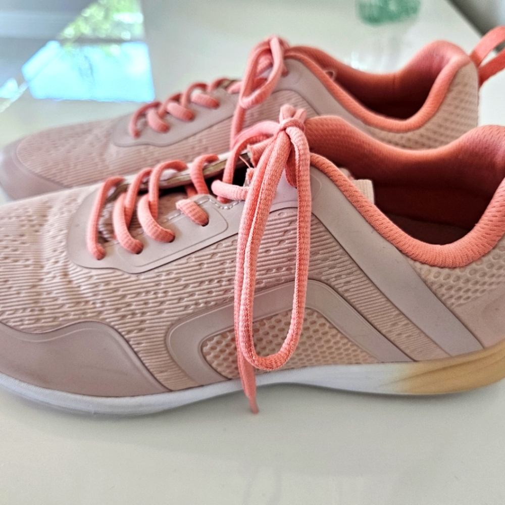 Euc Vionic Active Training Sneakers - image 5